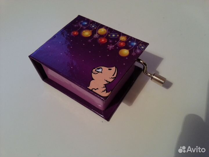 Музыкальная шкатулка (шарманка)