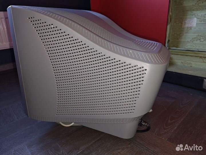 Монитор LG flatron f700p