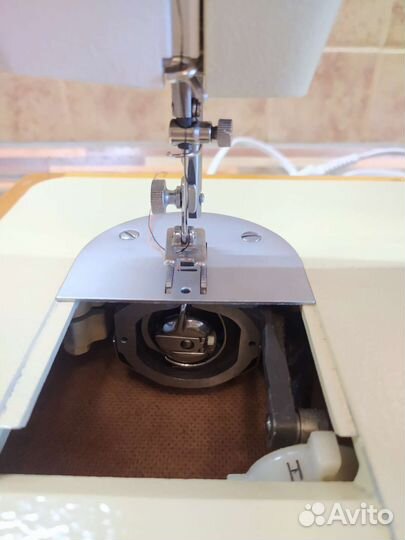 Швейная машинка Чайка 132м