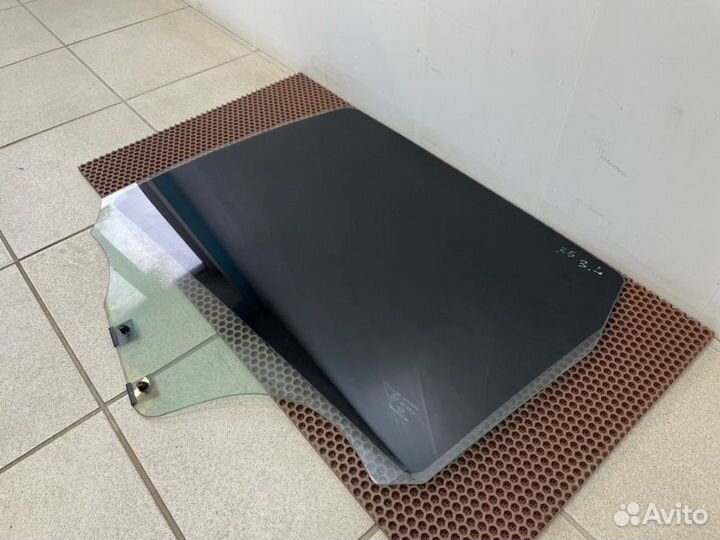 Стекло двери заднее левое Renault Duster