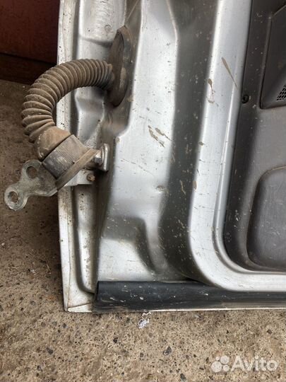 Передняя правая дверь Ford focus 1