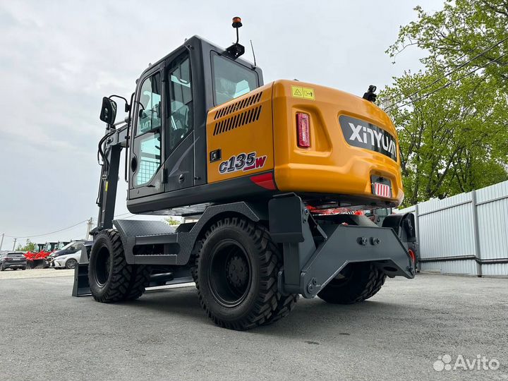 Колёсный экскаватор XINYUAN C135W, 2024