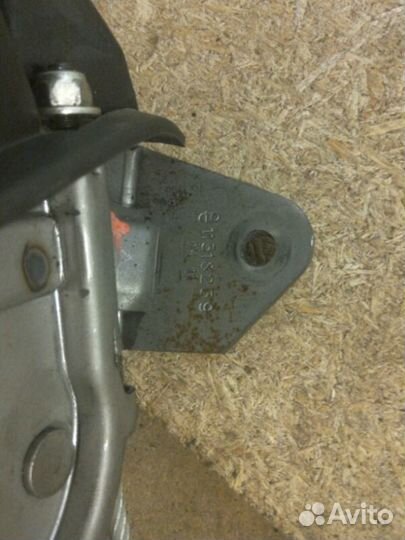 Рычаг стояночного тормоза Renault Logan 1 1.6 K7M