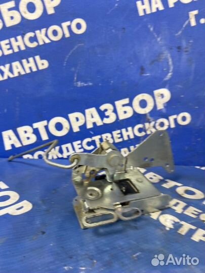 Передний правый замок двери. Scania P094Cb6X4Hz260