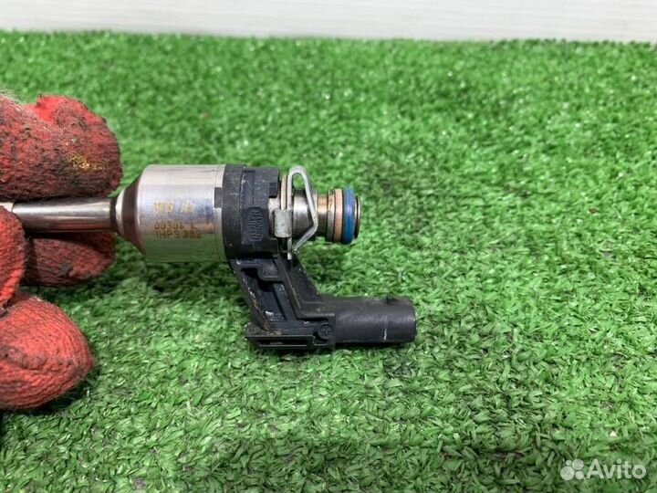 Форсунка инжекторная Volkswagen Polo 6R cbzb 2011