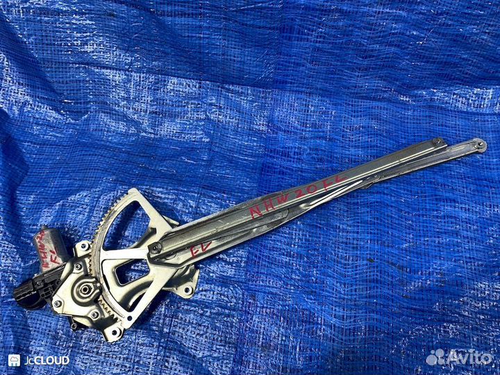 Стеклоподъемник на toyota prius NHW20 1nzfxe