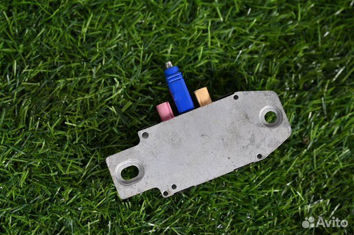 Усилитель антенны Land Rover Evoque L551 2.0