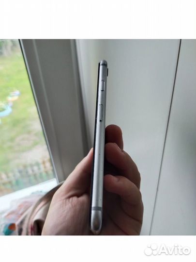 Телефон iPhone 6s