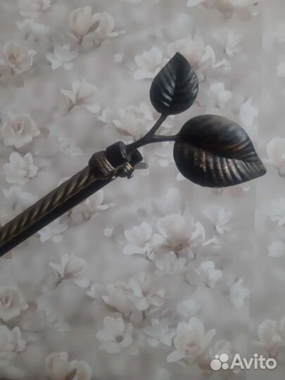 Карнизы для штор двухрядные и светильник бу