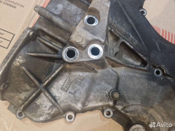 Боковая крышка двс мазда 2.0 lf17