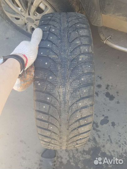 GT Radial Champiro IcePro 215/60 R17