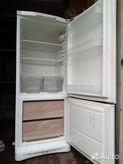 Холодильник индезит 145см. Доставка
