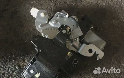 Замок багажника мазда gh с доводчиком