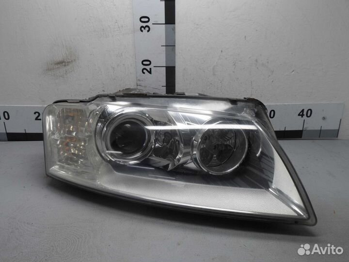 Б/У Фара правая Xenon 4E0907813, 5DF008279-10 VAG