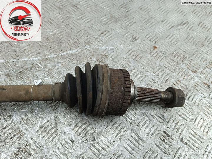 Полуось передняя левая б/у Nissan Primera P11 (1996-1999)