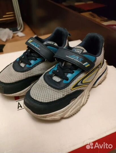 Кроссовки детские