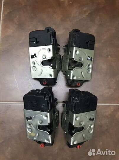 Замок двери Лада Гранта