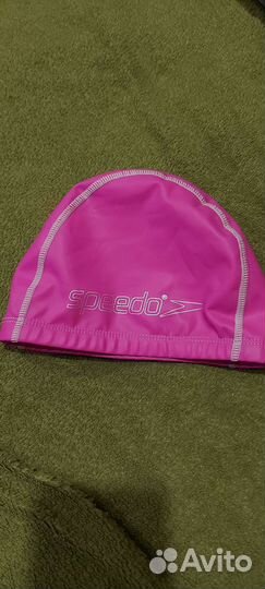 Купальник и шапочка для бассейна