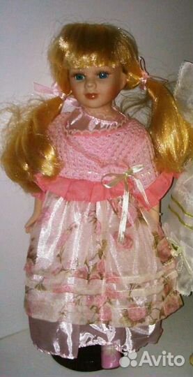 Кукла фарфоровая