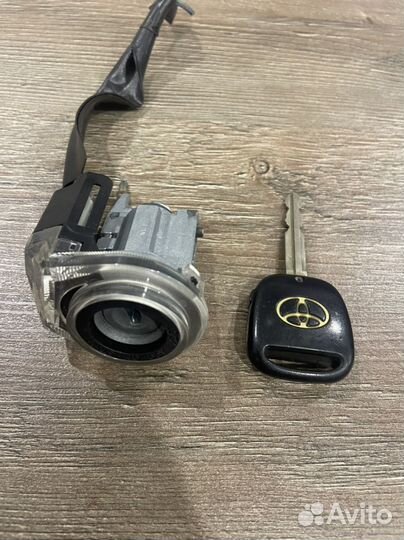 Замок зажигания toyota bb