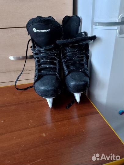 Коньки хоккейные