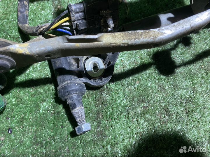 Трапеция дворников granta