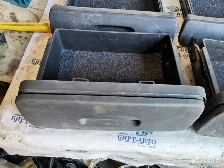 Бардачок под сиденьем Renault Scenic II