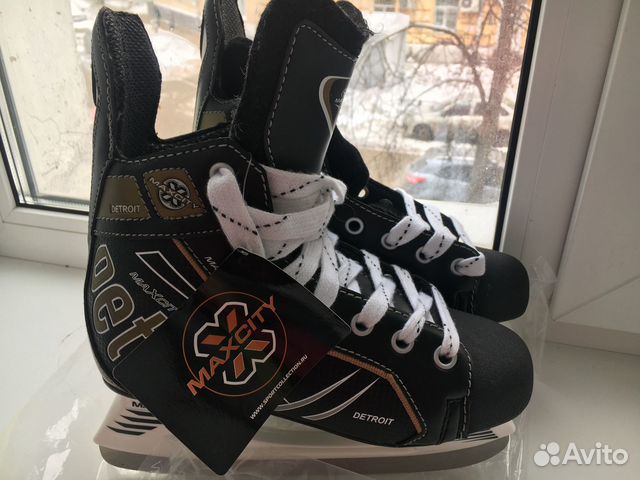 Коньки хоккейные 39 размер