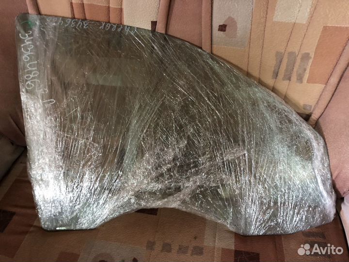 Передние стекла Jeep Grand Cherokee