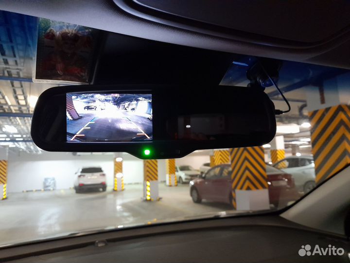 Зеркало заднего вида с монитором