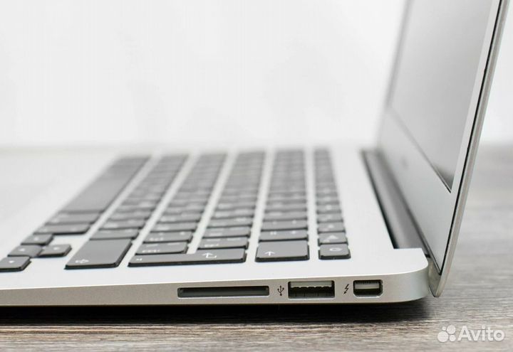 Ноутбук Macbook Air 13 с новой батареей (5+ часов)