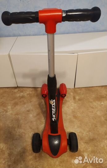Продаю детский самокат и скейт