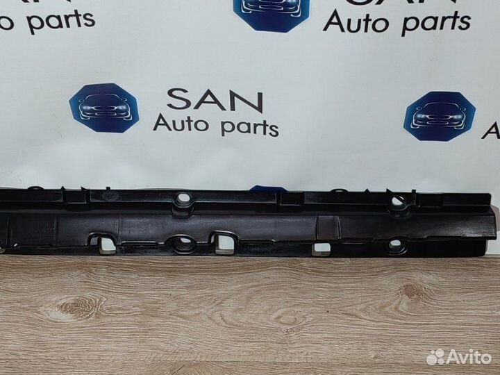 Кронштейн порога левый Bmw X5 E70 N52B30AF 2008