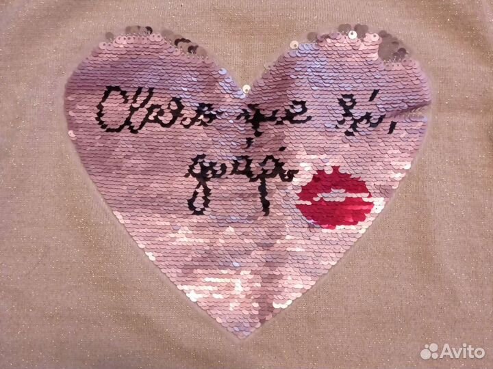 Нарядный свитер с пайетками для девочки