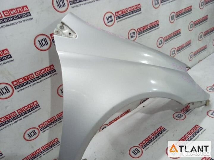 Крыло переднее правое toyota platz