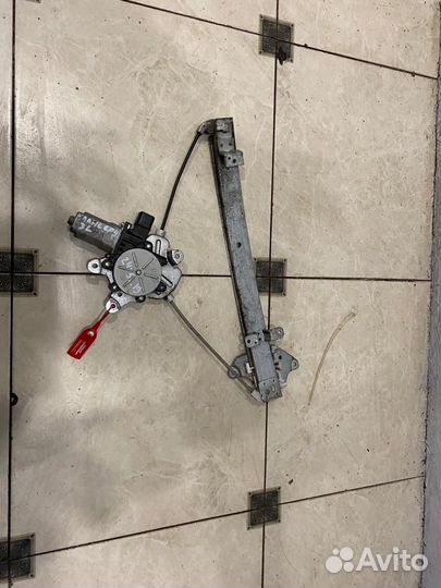 Стеклоподьемник задний левый (электро) Mitsubishi