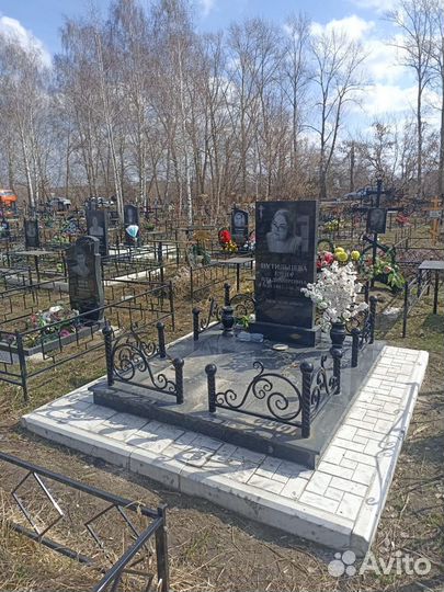 Памятники, ограды, благоустройство могил