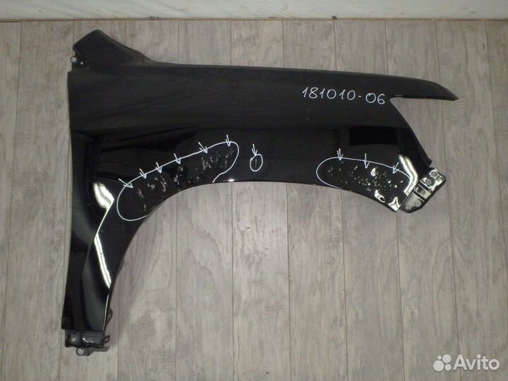 Крыло переднее правое Land Cruiser 200