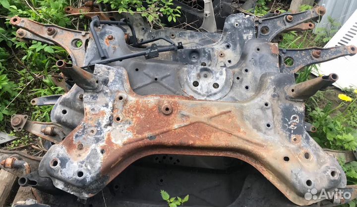 Подрамник на Пежо Ситроен