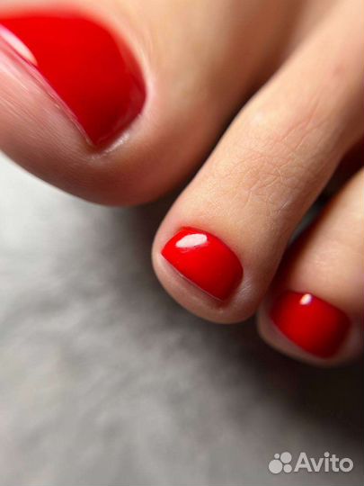 Маникюр и педикюр на дому