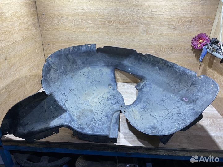 Подкрылок передний левый VW Touran 1 1704419