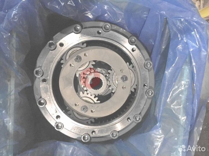 Поворотный редуктор Komatsu PC490LC 208-26-00211