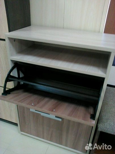 Обувница Дели