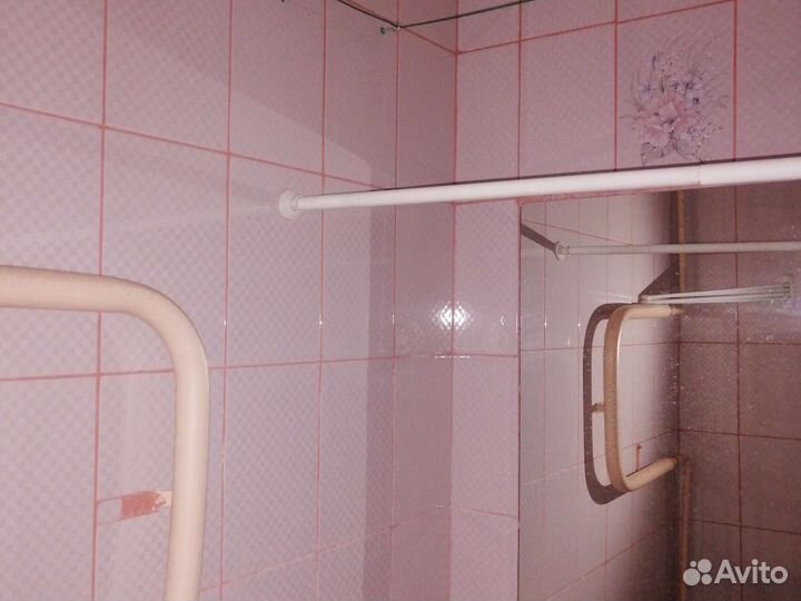 Штанга для занавески в ванной