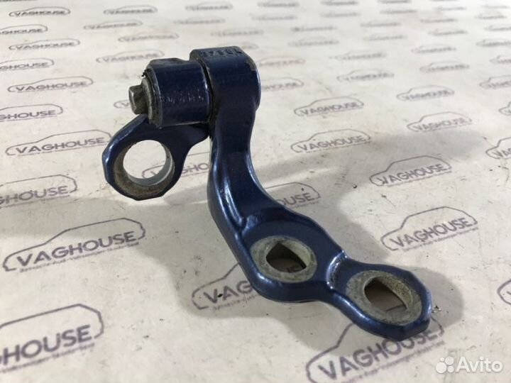 Петля двери задняя левая Ford Focus MK 2 2007