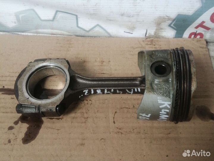 Шатун поршень Renault Megan II K4M812