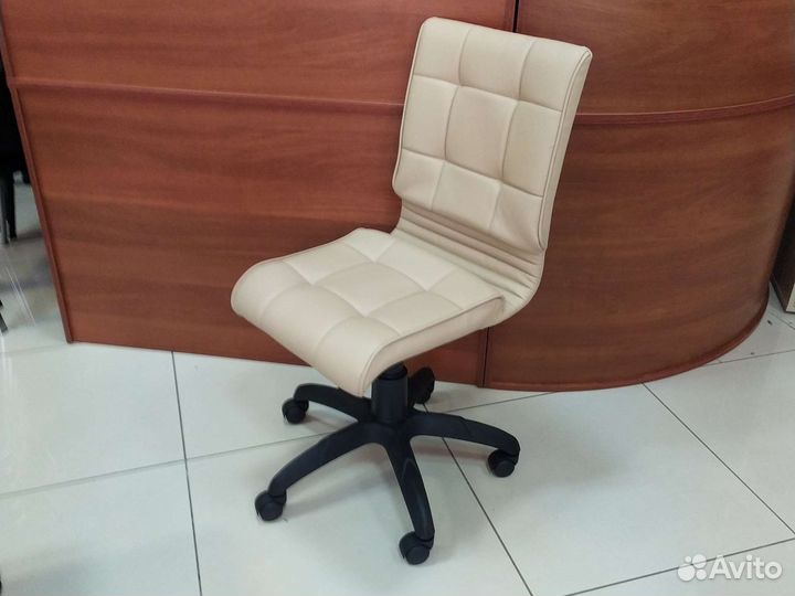 Компьютерное кресло