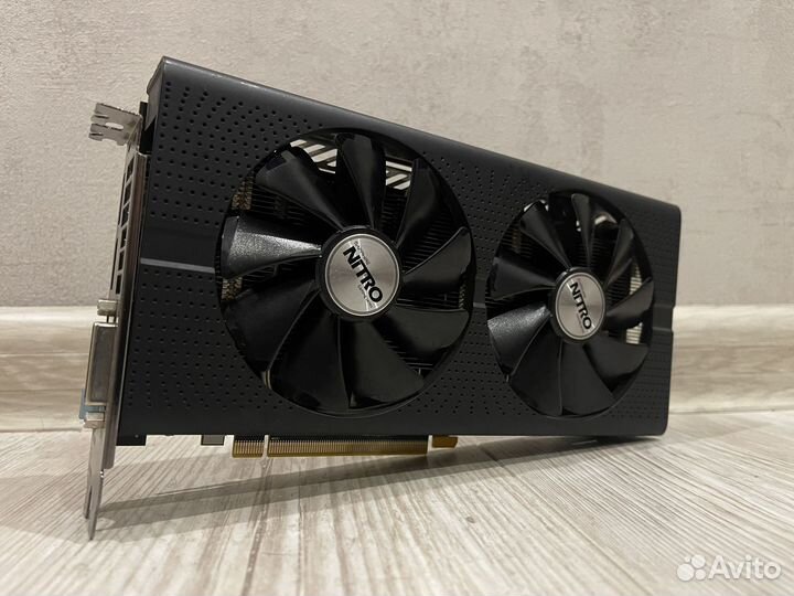 Видеокарта Sapphire Nitro+ RX570 4GB из компьютера
