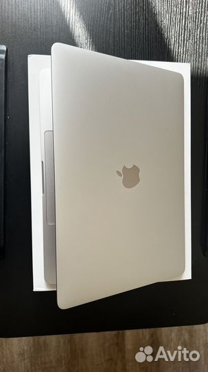 MacBook Pro 13 2022 m2 новый