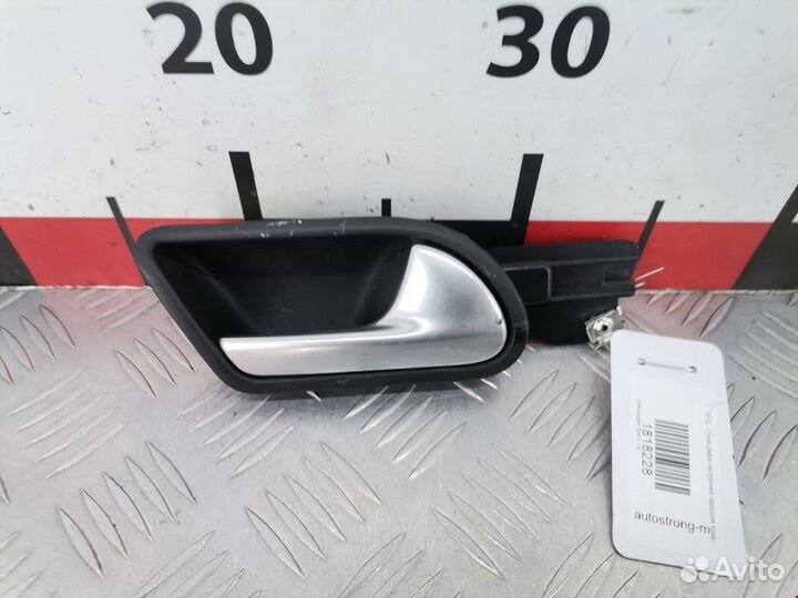 Ручка внутренняя передняя правая Volkswagen Golf 4